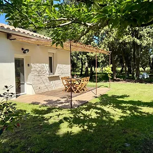 Maisonnette Avec Petite Foret Valréas